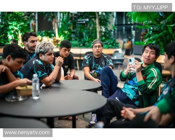 DOTA2战术解析：深入探讨FPX边路渗透策略与执行技巧