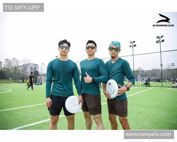 南京飞盘队与武汉飞盘队赛后复盘分析双方状态与表现对比